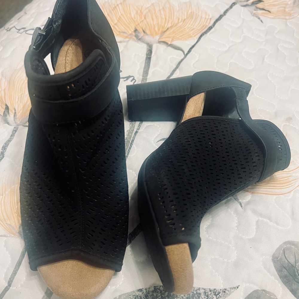 Giani Bernini Black Peep-Toe Heeled Boots